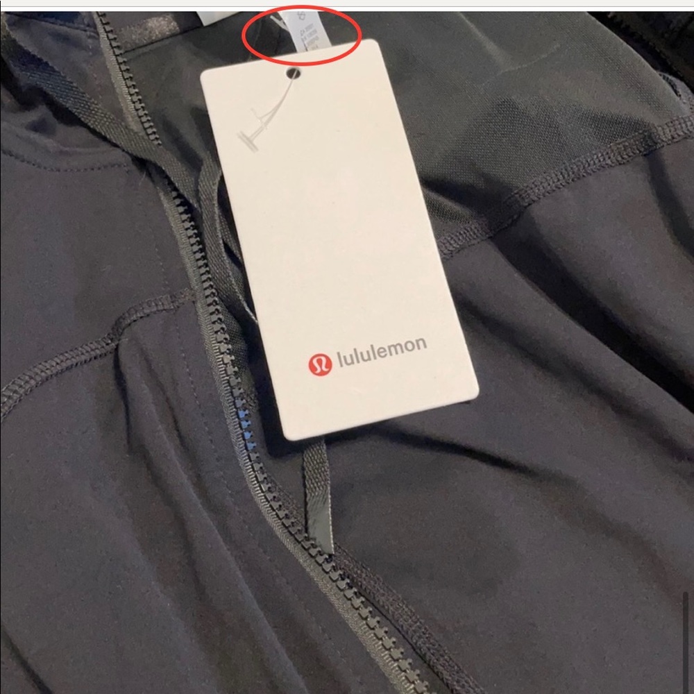 How to spot fake Lululemon - Picture 12 of 12